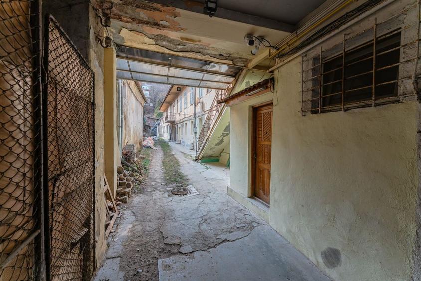 Clădire de vânzare în Brașovul Vechi | 16 camere | Potențial de dezvoltare - 5
