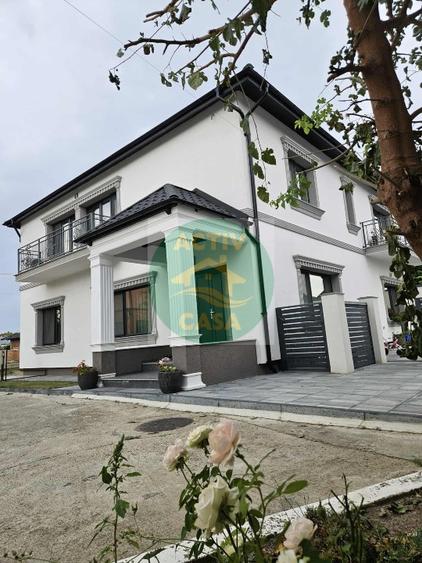 Vila de vanzare ,Roman,Neamt - 1