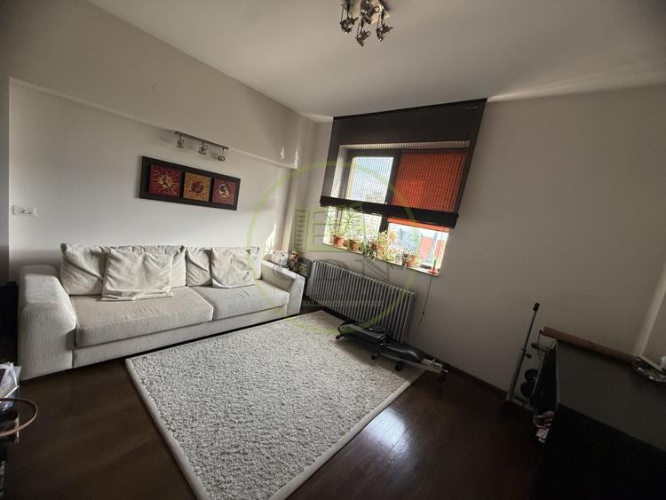 Apartament cu 3 camere decomandat, mobilat în 1 Mai