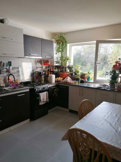 Vand apartament in casa - 2