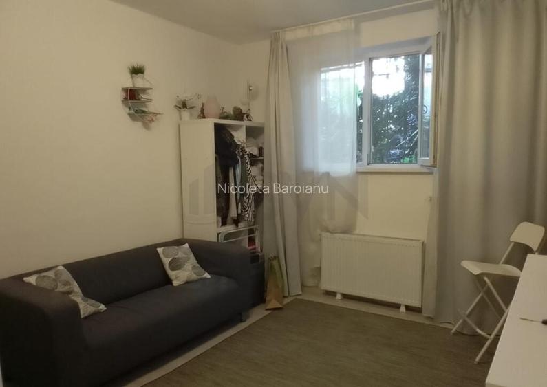 GARSONIERA I DE I DOMENII GARSONIERA I DE I DOMENII