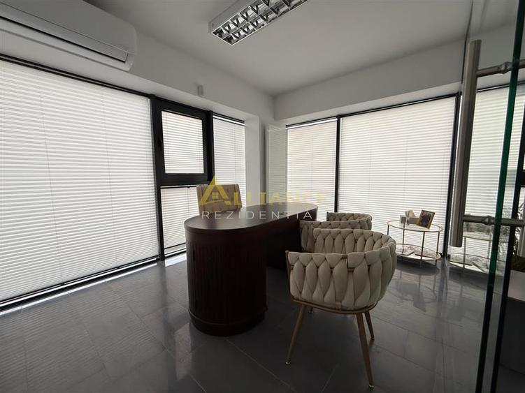 Spatiu de inchiriat,stradal l,la 1-2 minute de mers pana la metrou. - 3