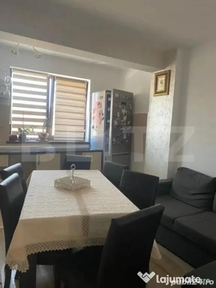 Apartament cu 3 camere decomandat în Valea Adâncă