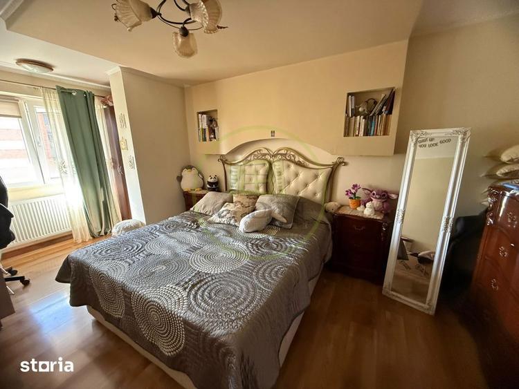 Apartament cu 3 camere semidecomandat în Craiovița Nouă