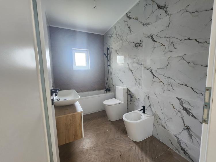 Casă individuală cu 4 camere cu Canalizare în Valea Adâncă