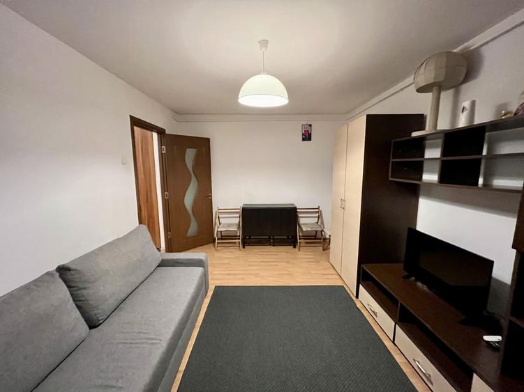 Apartament cu 2 camere decomandat în Berceni