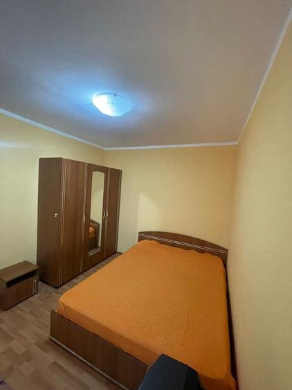 Apartament cu 3 camere nedecomandat, mobilat în Tomis Nord
