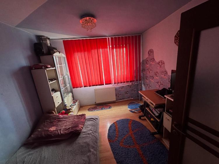 Apartament cu 3 camere în Cordău