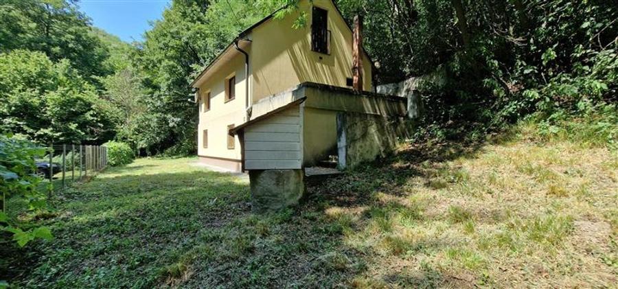 Casă individuală cu 5 camere cu Teren 2122 Mp în Lendt