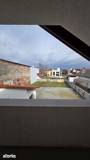 Casă cu Teren 600 Mp în Central