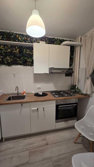 Apartament cu 2 camere semidecomandat în 1 Mai