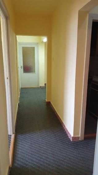 Apartament cu 3 camere decomandat în Nufărul