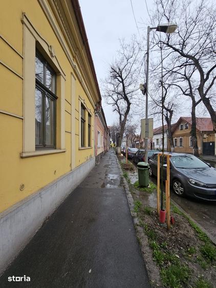 Casă cu 3 camere cu Teren 190 Mp în Central