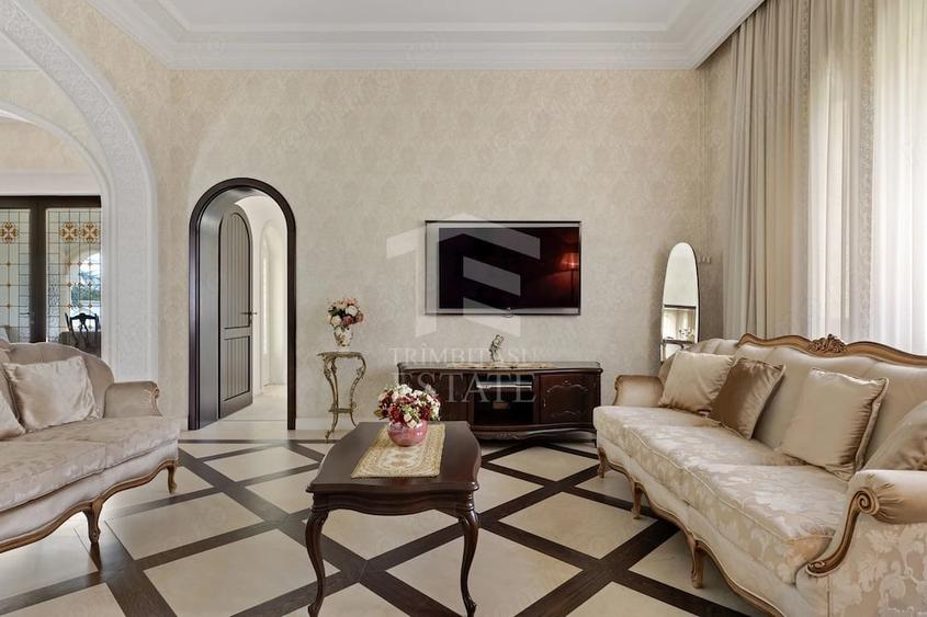 Casă cu Teren 1736 Mp în Mândruloc