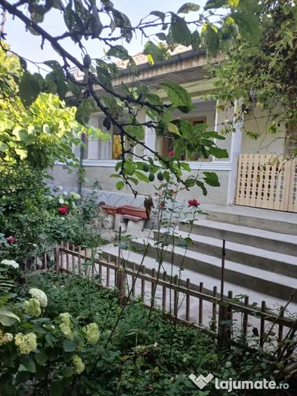 Casă cu 3 camere în Zorleni