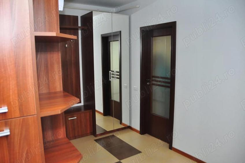 Apartament cu 2 camere decomandat în Podul de Fier