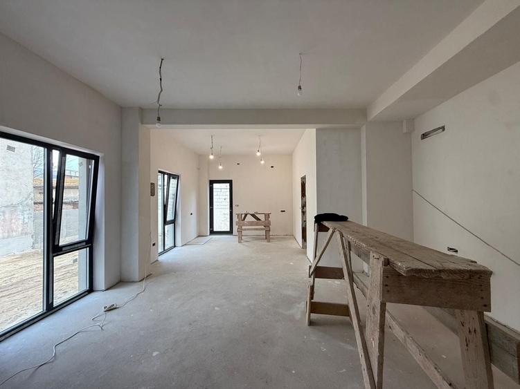 Spațiu comercial, de 560 mp, în Complex Studențesc
