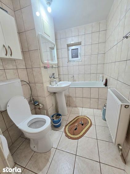 Apartament cu 3 camere decomandat, mobilat în Gării