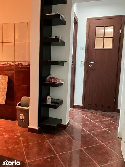 Apartament cu 2 camere decomandat, mobilat în Tei