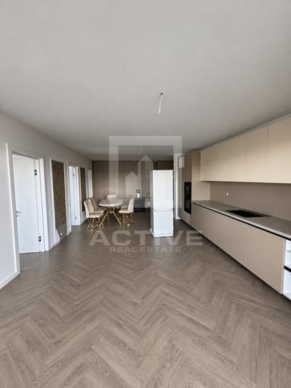 Apartament cu 3 camere semidecomandat, mobilat în Sopor