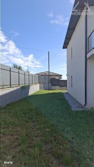 Casă cu 3 camere în Uricani