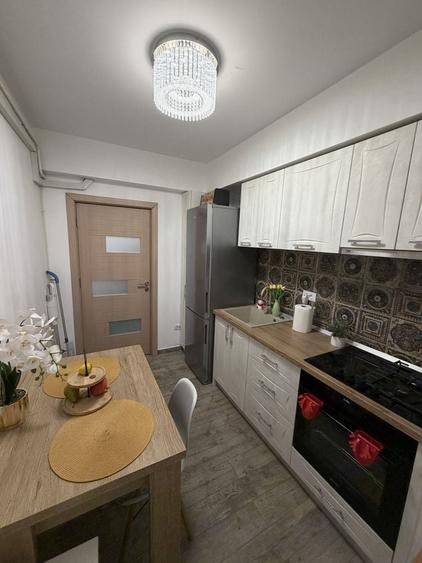 Apartament cu 2 camere decomandat în Galata