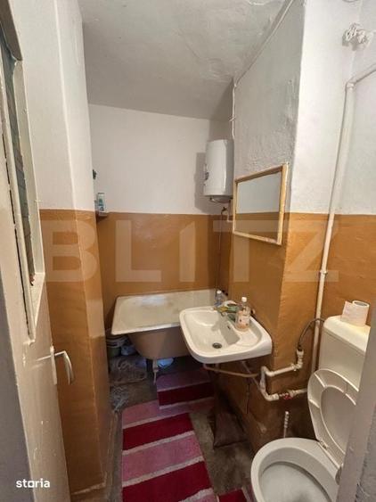 Apartament cu 3 camere semidecomandat în Micro 9