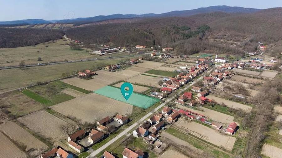 Teren de 2970 mp, în Odvoș