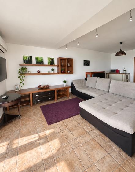 Apartament cu 3 camere decomandat, mobilat în Faleza Nord