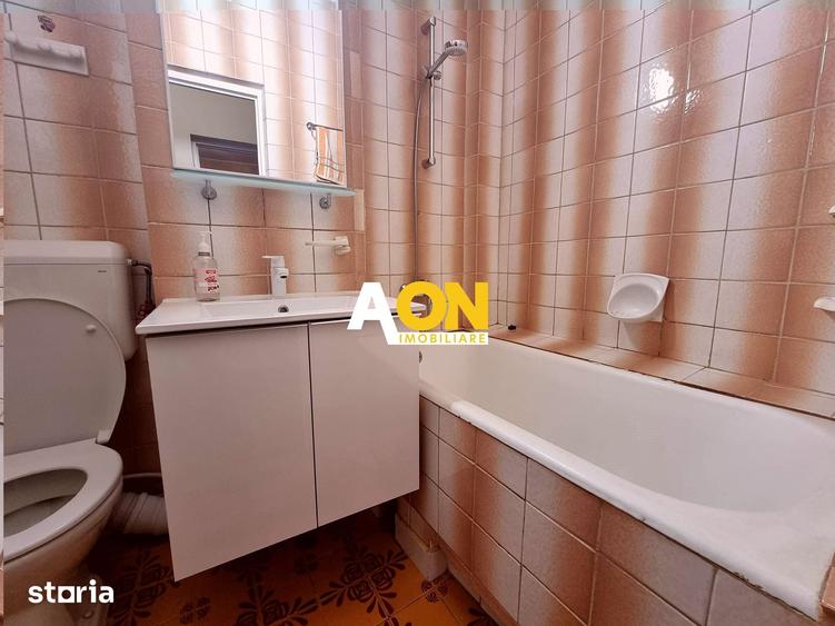 Apartament cu 3 camere decomandat în Cetate