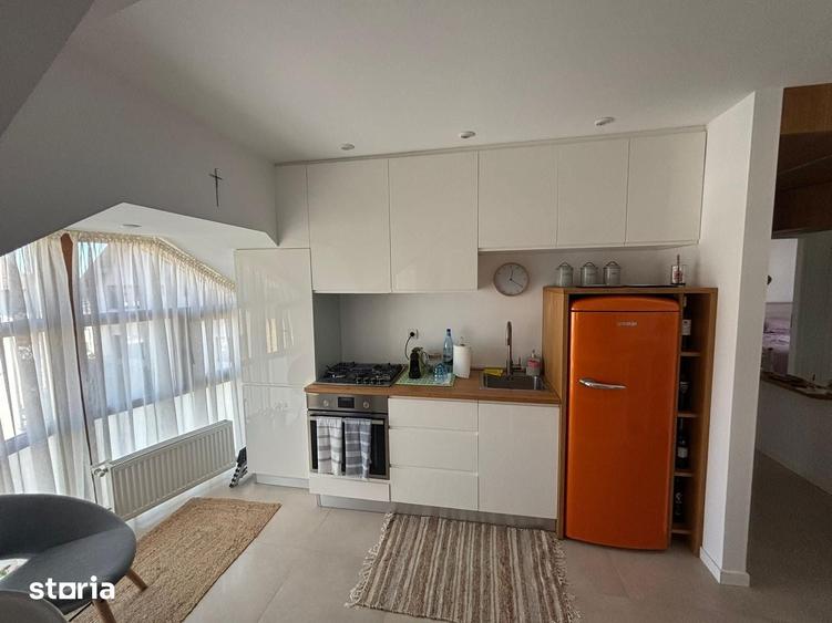Apartament cu 3 camere în Gherăiești