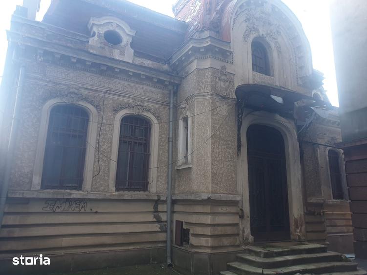Casă semidecomandat cu Teren 387 Mp în Dorobanți