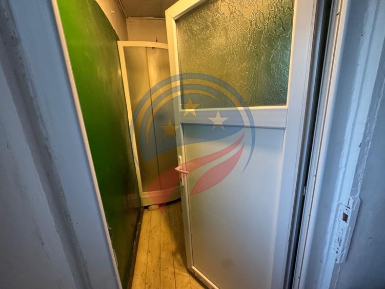Casă individuală cu 7 camere cu Teren 3300 Mp în Orodel