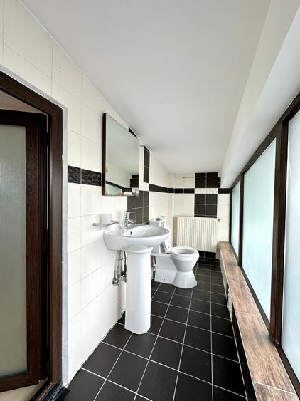 Apartament cu 3 camere decomandat în Bucium