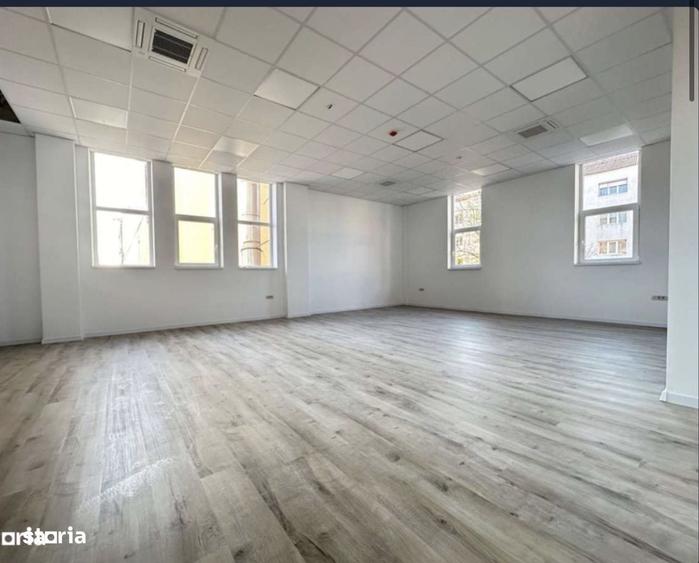 Spațiu comercial, de 20 mp, în Central