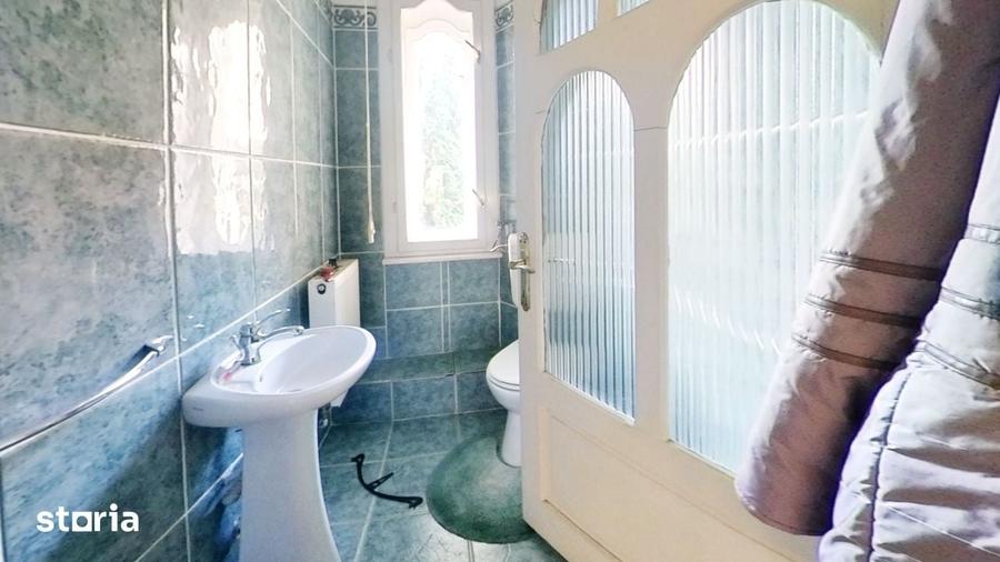 Casă cu 7 camere cu Teren 1200 Mp în Sânmartin