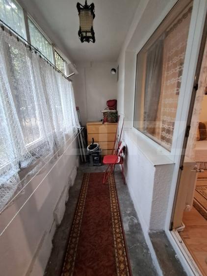 Apartament cu 3 camere decomandat, mobilat în Dacia