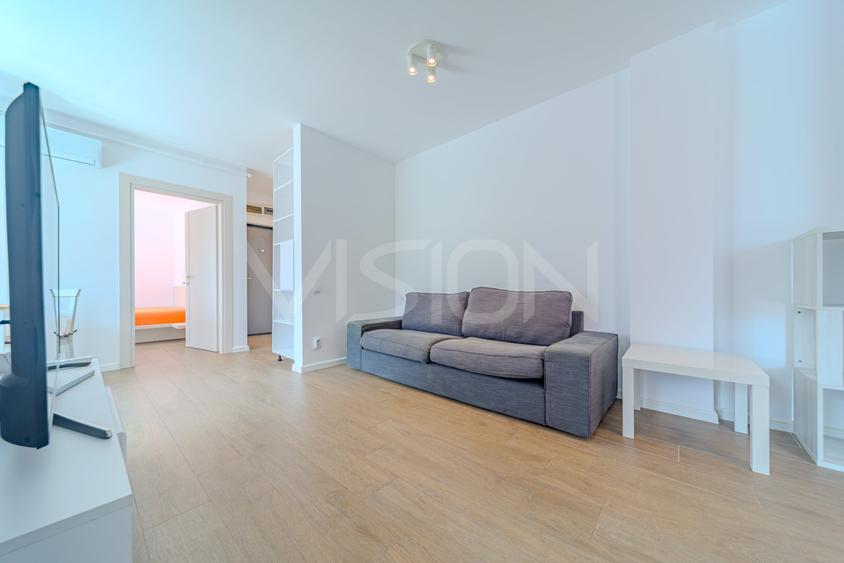 Apartament cu 3 camere semidecomandat în Între Lacuri