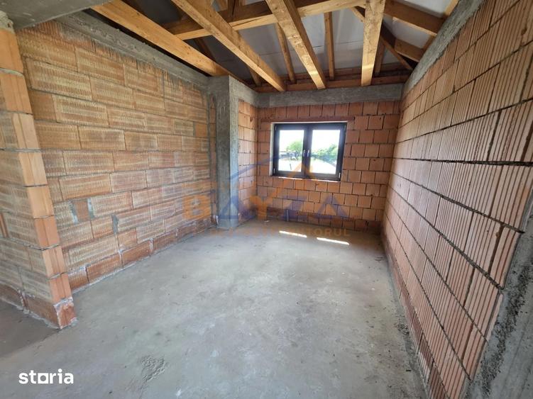 Casă cu 4 camere cu Teren 600 Mp în Recea