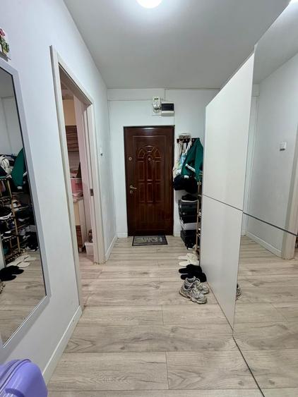 Apartament cu 2 camere semidecomandat în Pantelimon