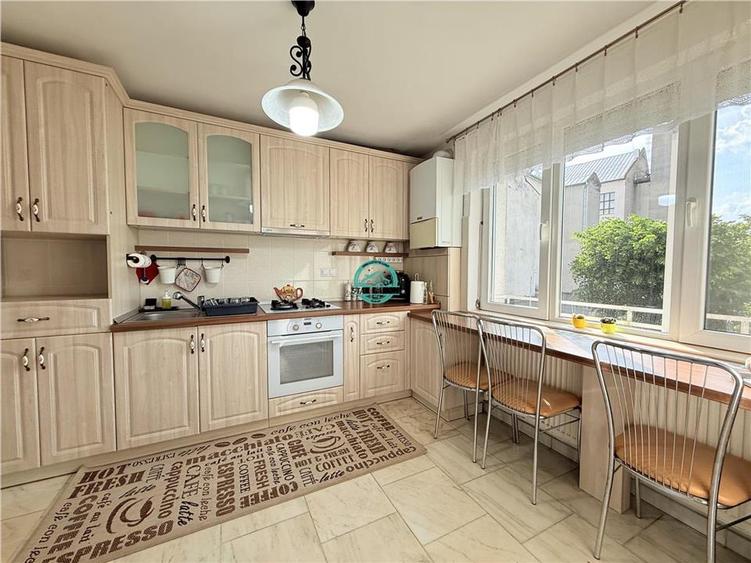 Inchiriez apartament cu 3 camere situat ultracentral complet mobilat - 2