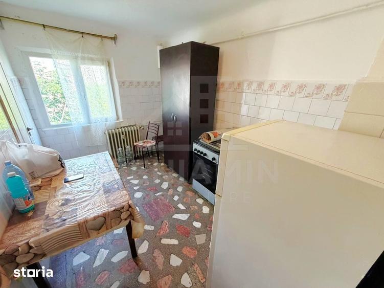 Apartament cu 4 camere decomandat în 1 Mai
