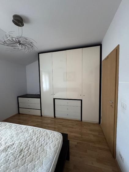 Apartament cu 3 camere decomandat, mobilat în Dumbrăvița