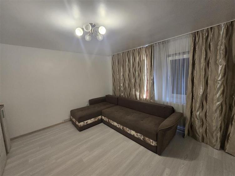 Apartament cu 2 camere decomandat, mobilat în Apollo