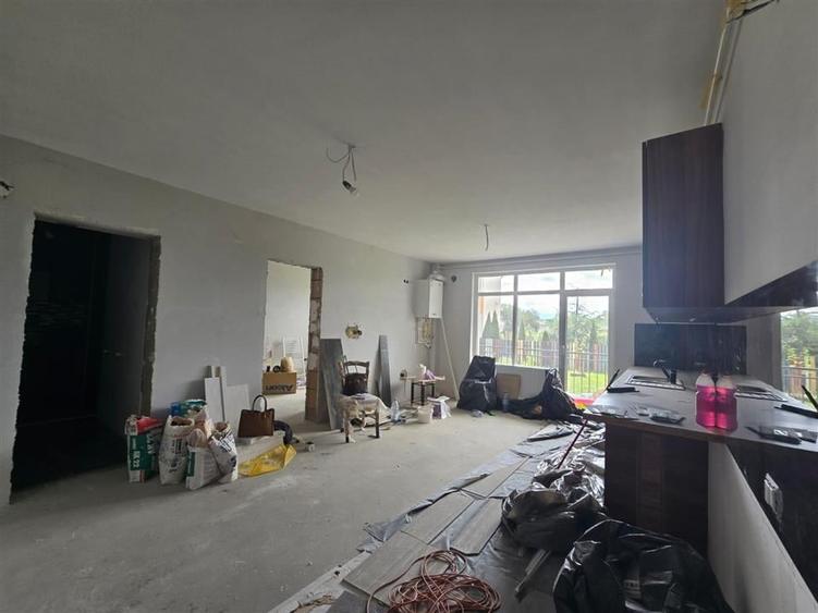 Apartament cu 3 camere decomandat, mobilat în Central