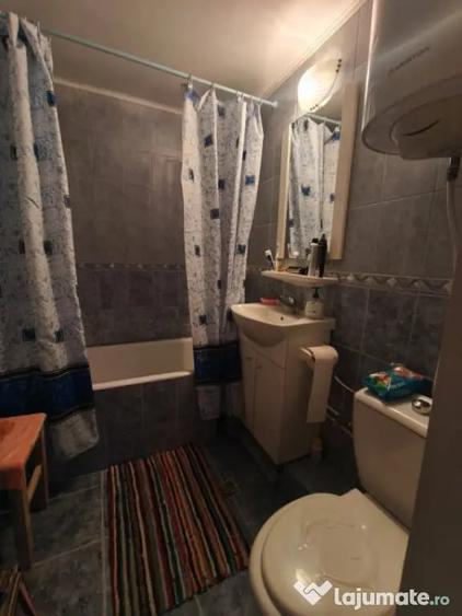 Apartament cu 2 camere decomandat în Siret