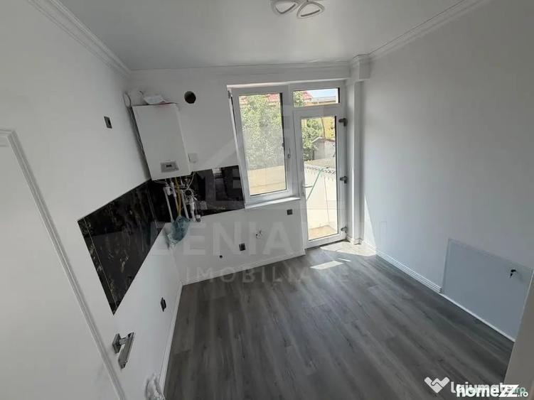 Casă cu 4 camere cu Teren 250 Mp în Bariera Vâlcii