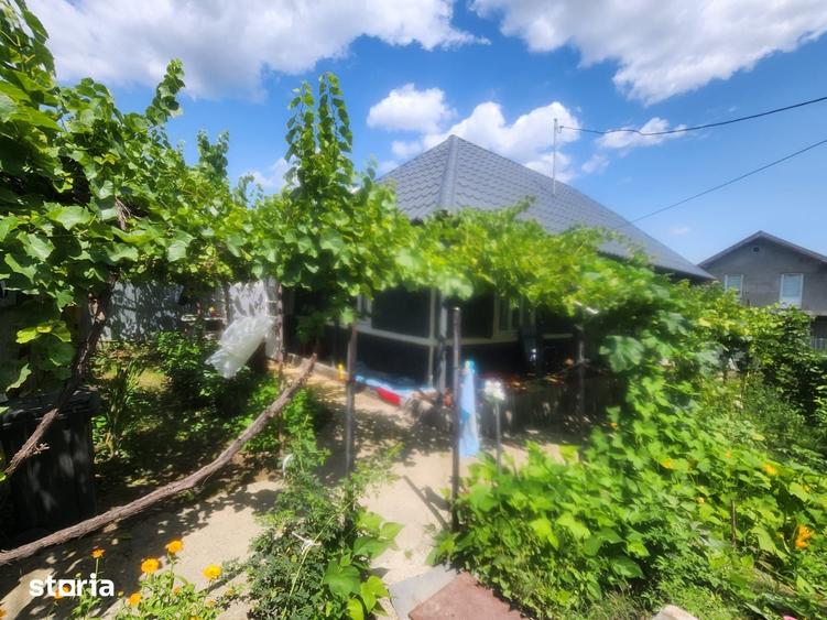 Casă cu 2 camere cu Teren 400 Mp în Central
