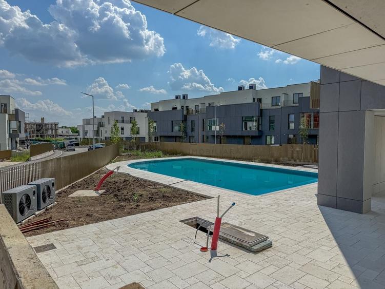 Apartament cu 3 camere semidecomandat în Sisești