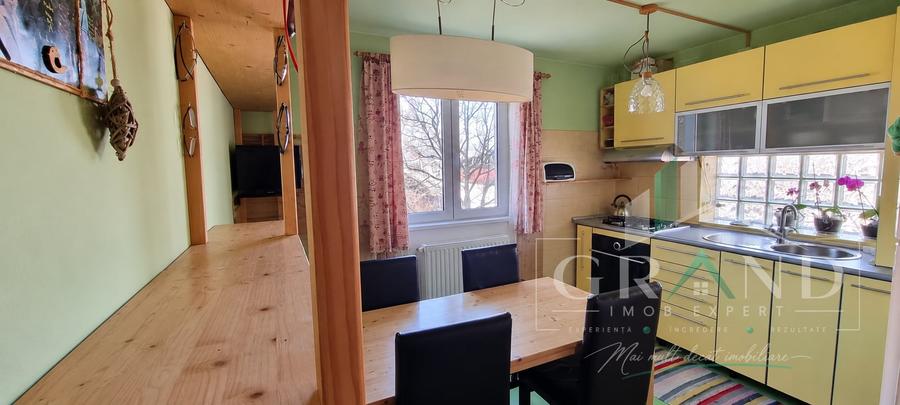Apartament cu 2 camere decomandat, mobilat în Bulgaria